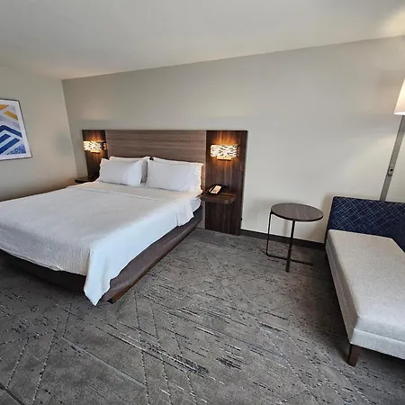 Holiday Inn Express Hotel & Suites Cincinnati-Blue Ash By Ihg Exterior photo