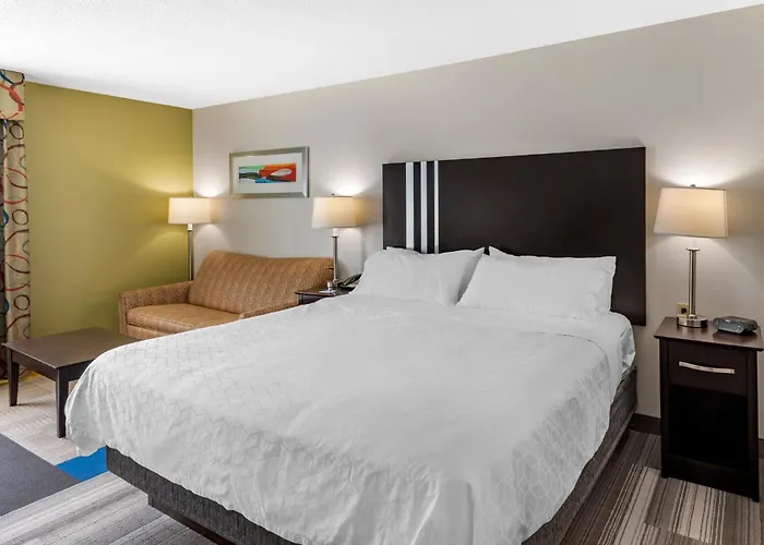 Holiday Inn Express Hotel & Suites Cincinnati-Blue Ash By Ihg