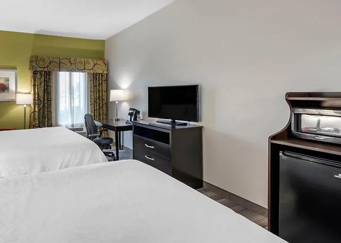 Holiday Inn Express Hotel & Suites Cincinnati-Blue Ash By Ihg