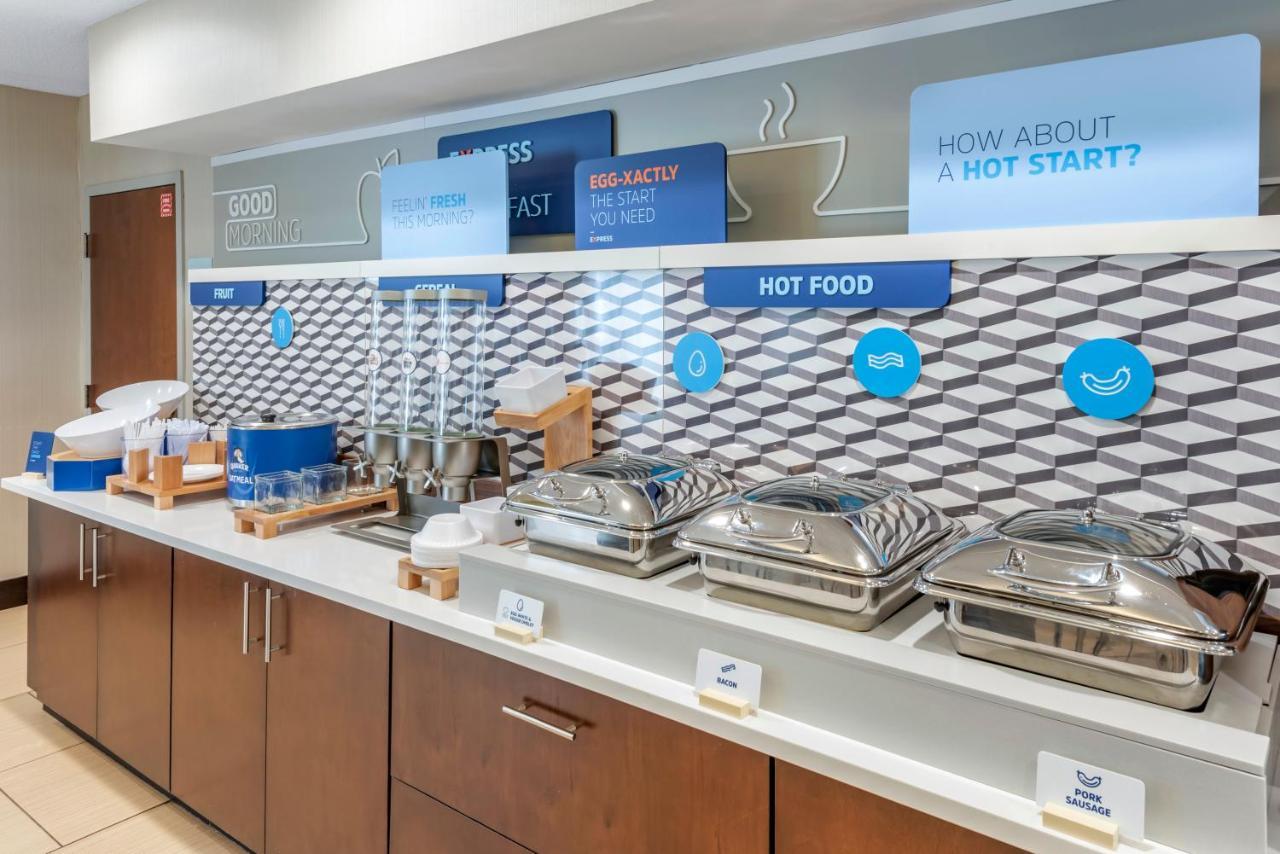 Express & Cincinnati-blue Ash By Ihg 3* Blue Ash