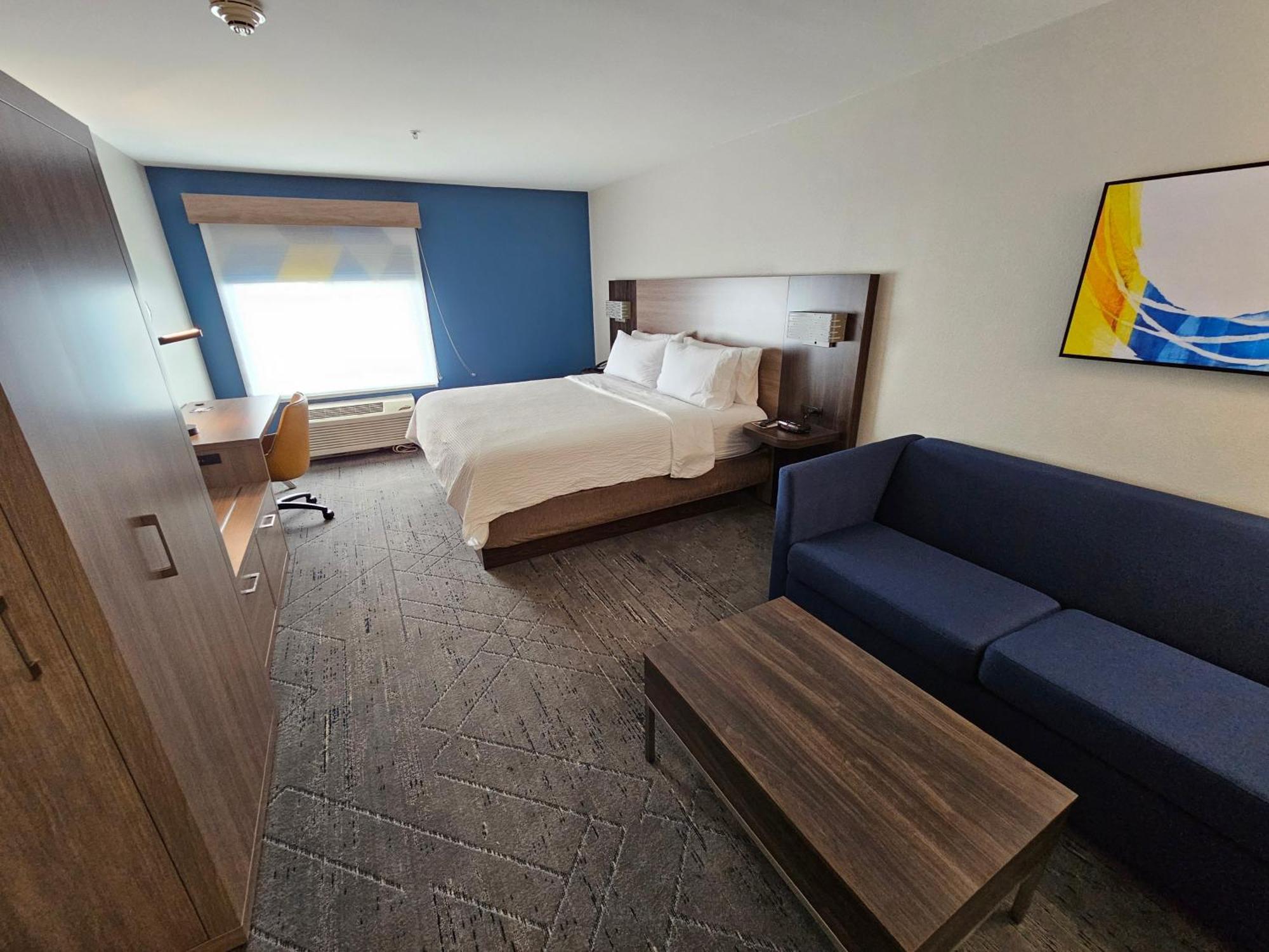 Express & Cincinnati-blue Ash By Ihg 3* Blue Ash