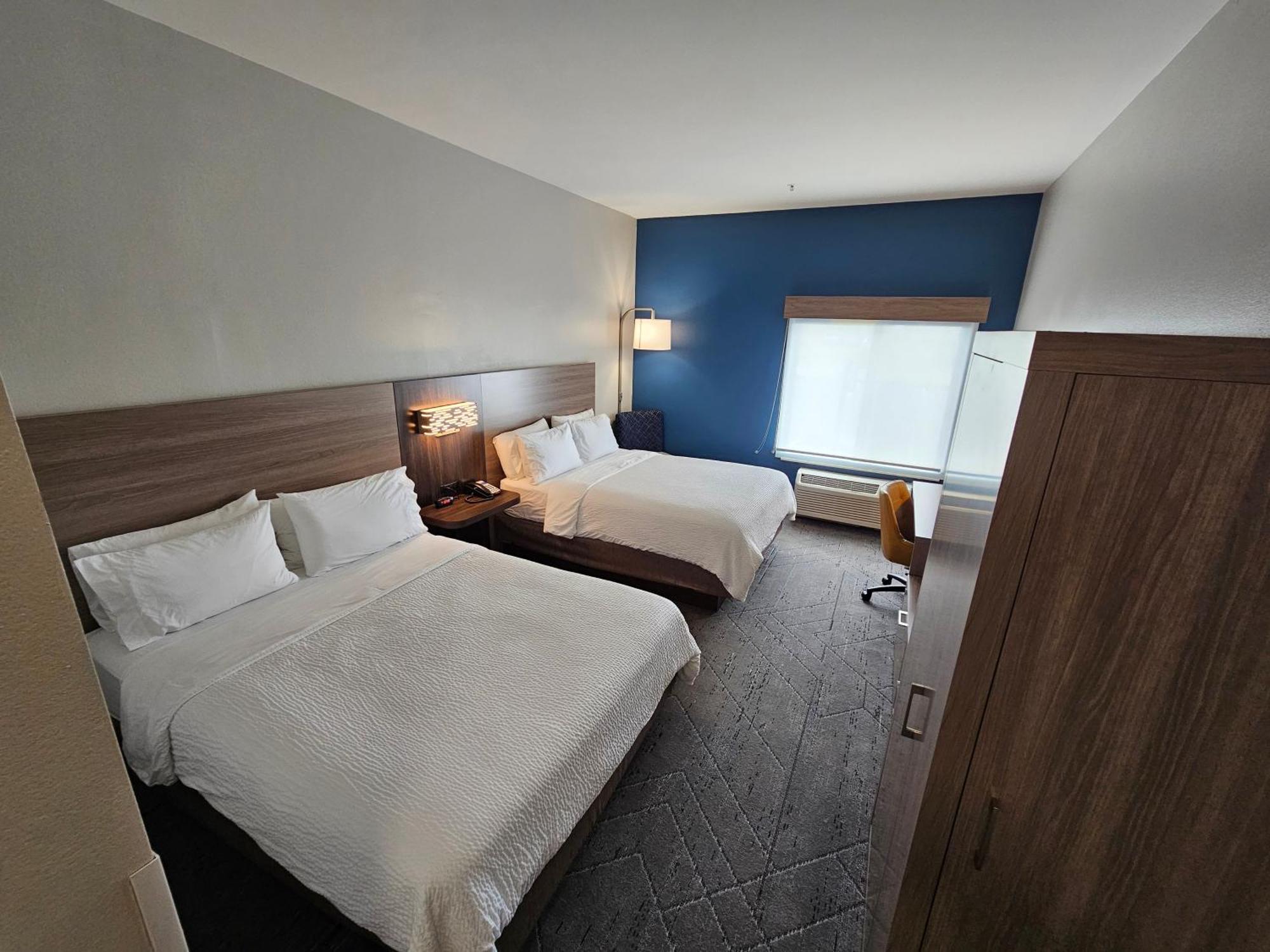 Express & Cincinnati-blue Ash By Ihg 3*