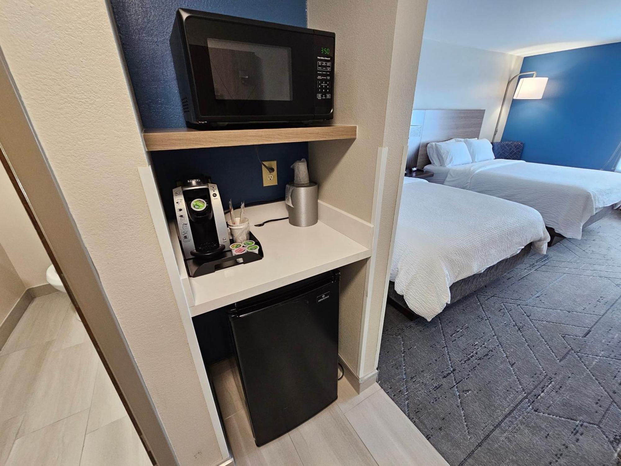Hotel Express & Cincinnati-blue Ash By Ihg