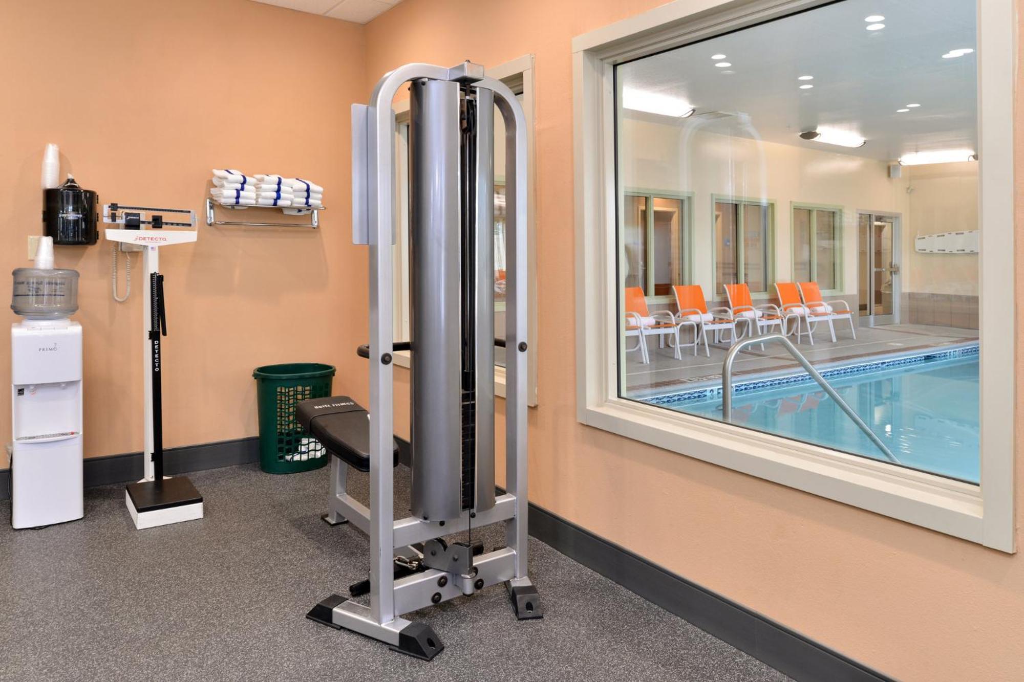 Express & Cincinnati-blue Ash By Ihg Hotel