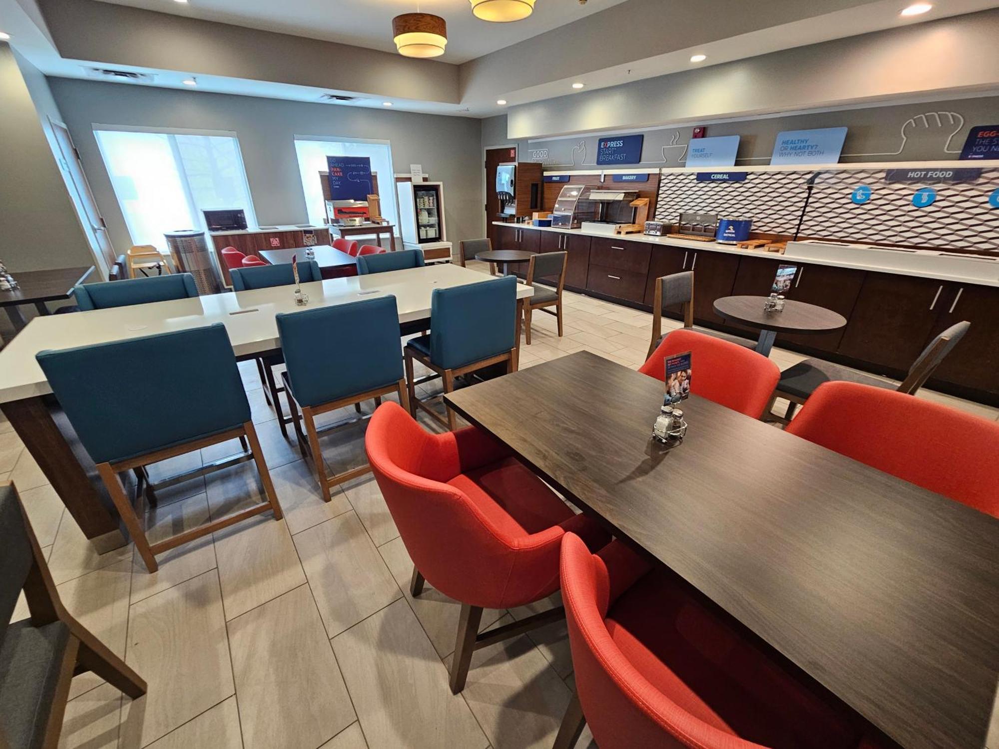 Express & Cincinnati-blue Ash By Ihg 3* Blue Ash