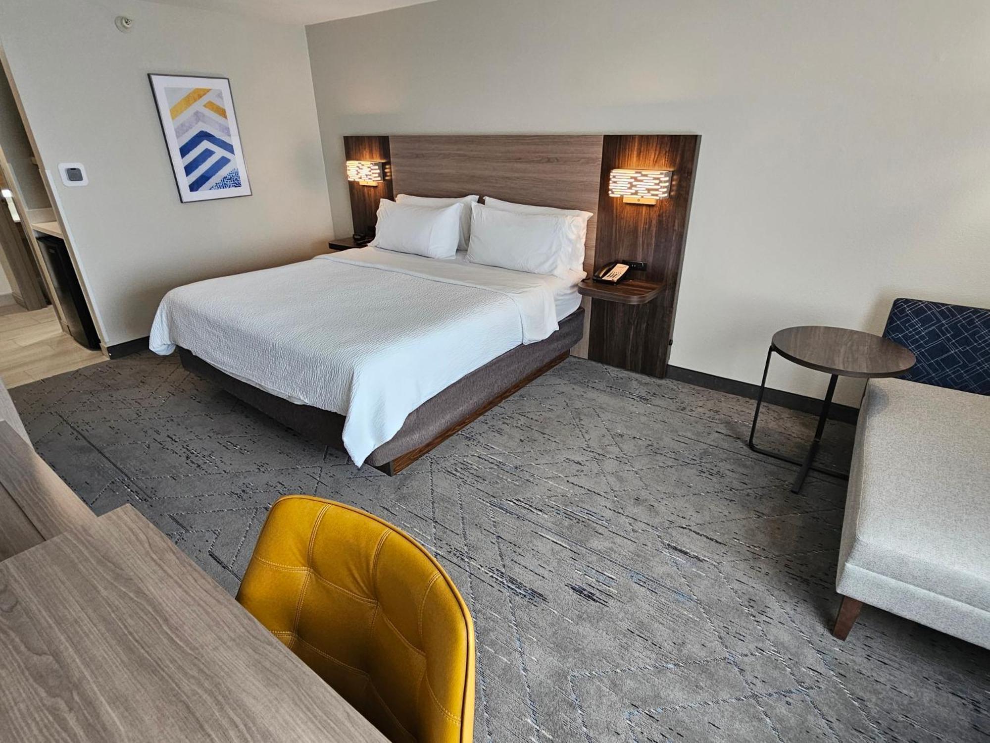 Express & Cincinnati-blue Ash By Ihg