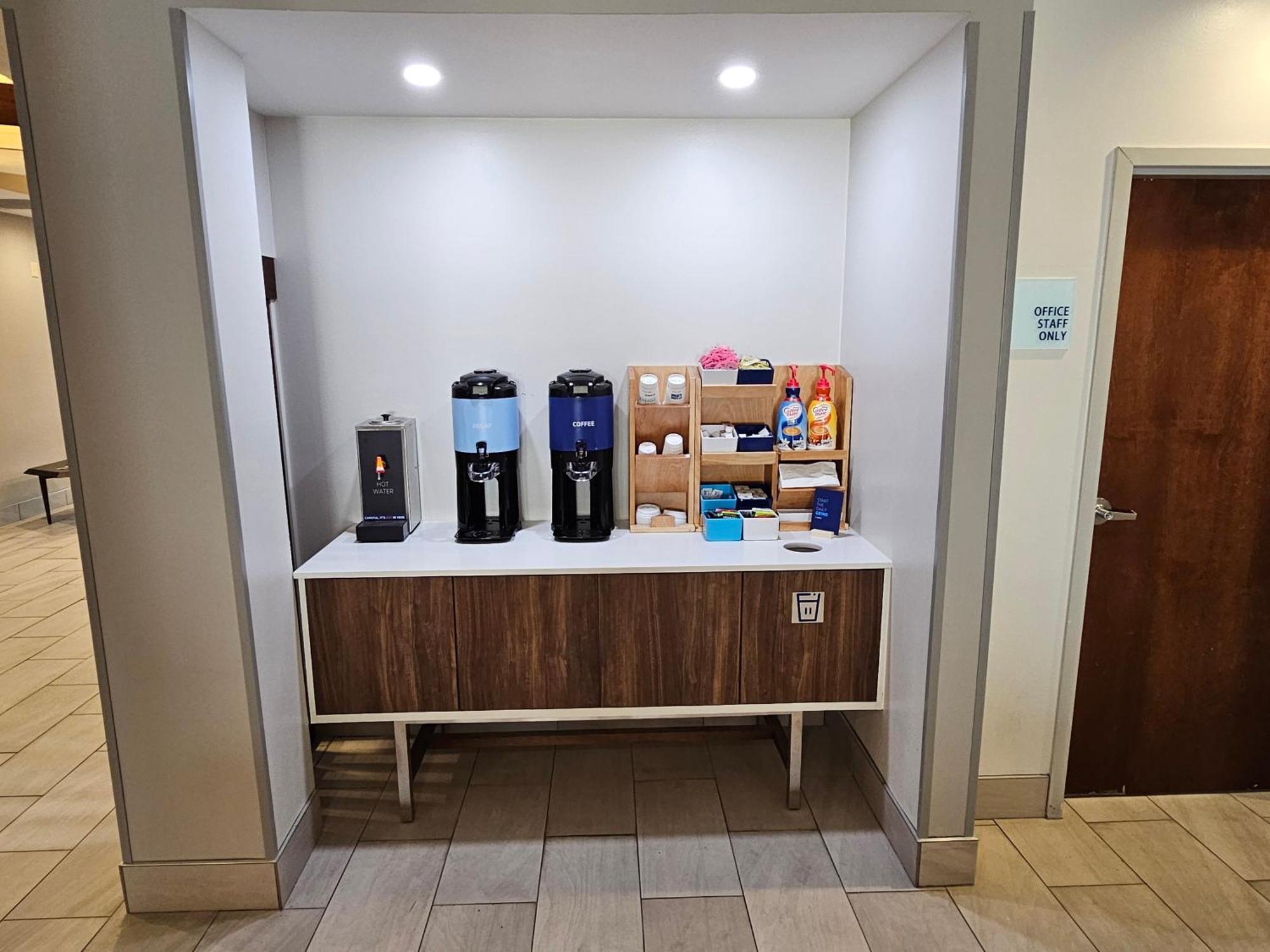 Express & Cincinnati-blue Ash By Ihg