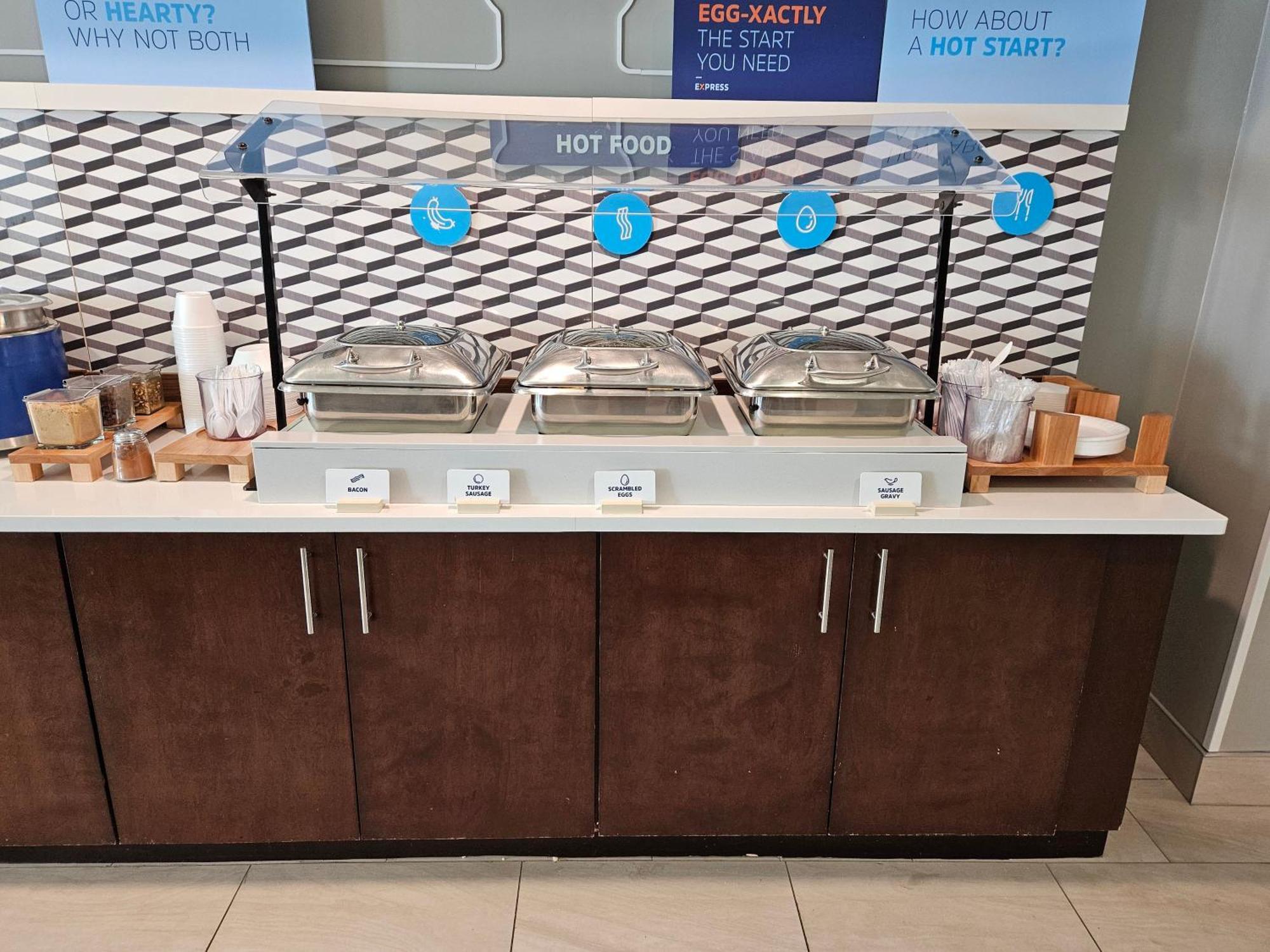 Express & Cincinnati-blue Ash By Ihg 3* Blue Ash