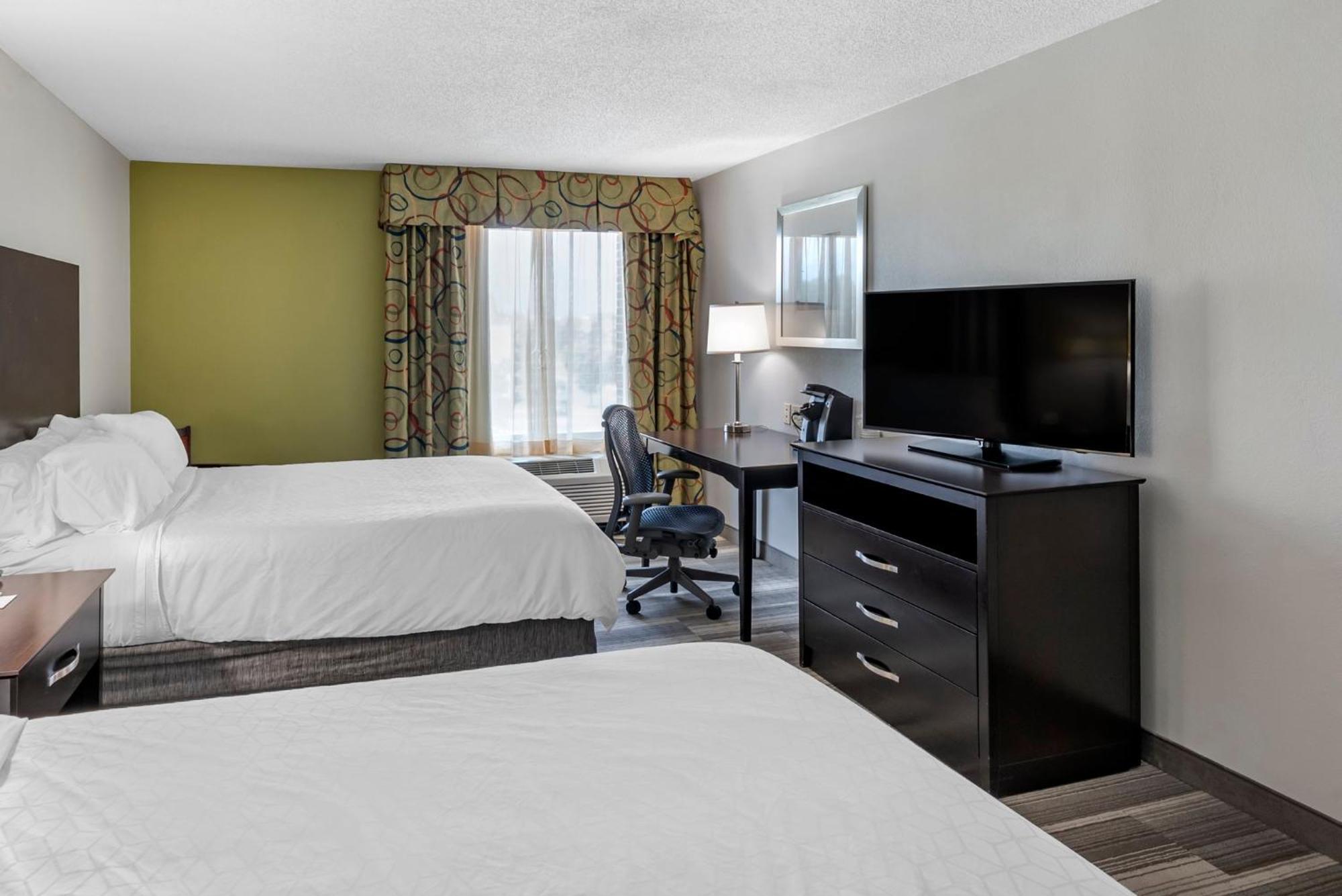 Express & Cincinnati-blue Ash By Ihg