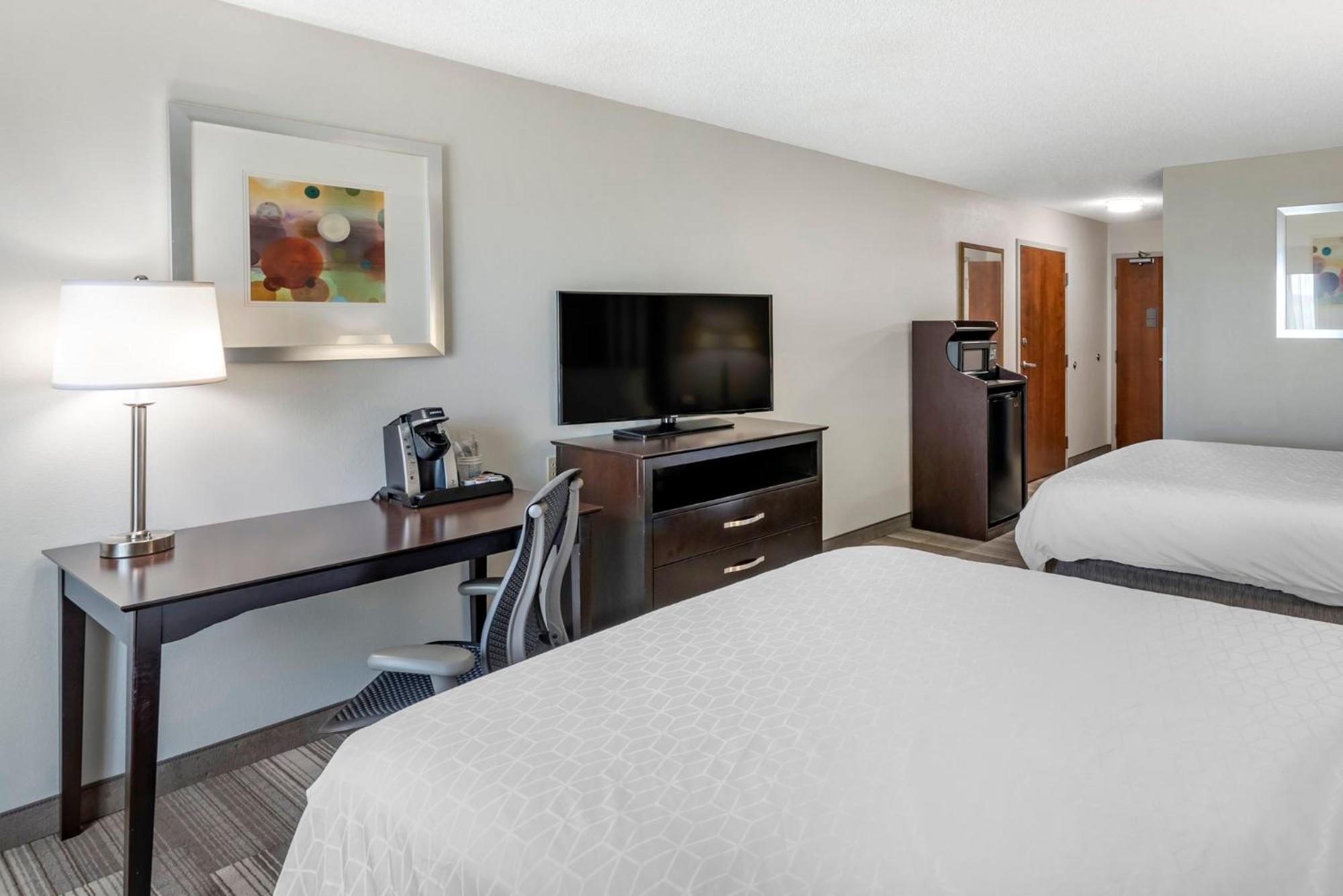 Express & Cincinnati-blue Ash By Ihg Hotel