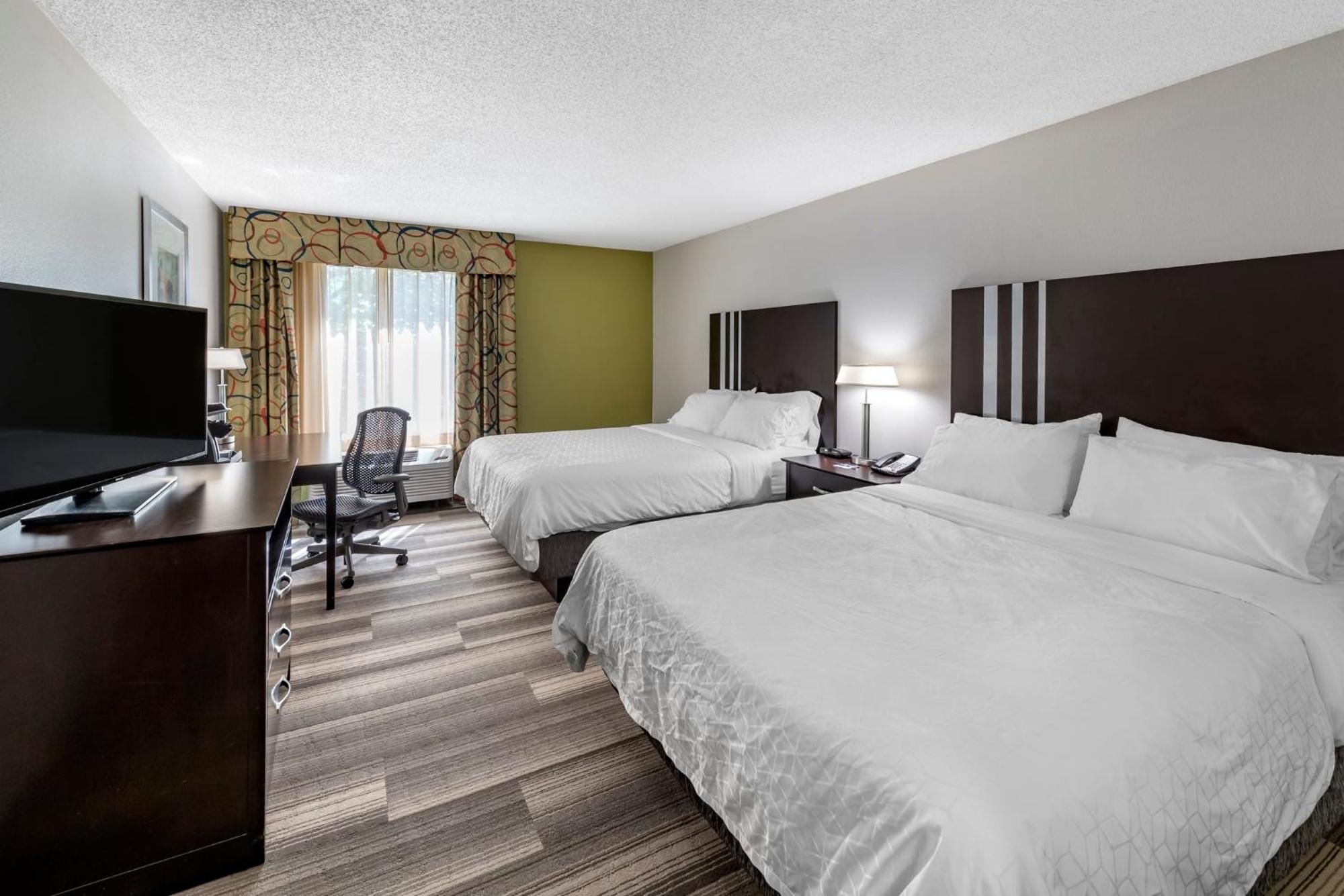 Express & Cincinnati-blue Ash By Ihg Blue Ash