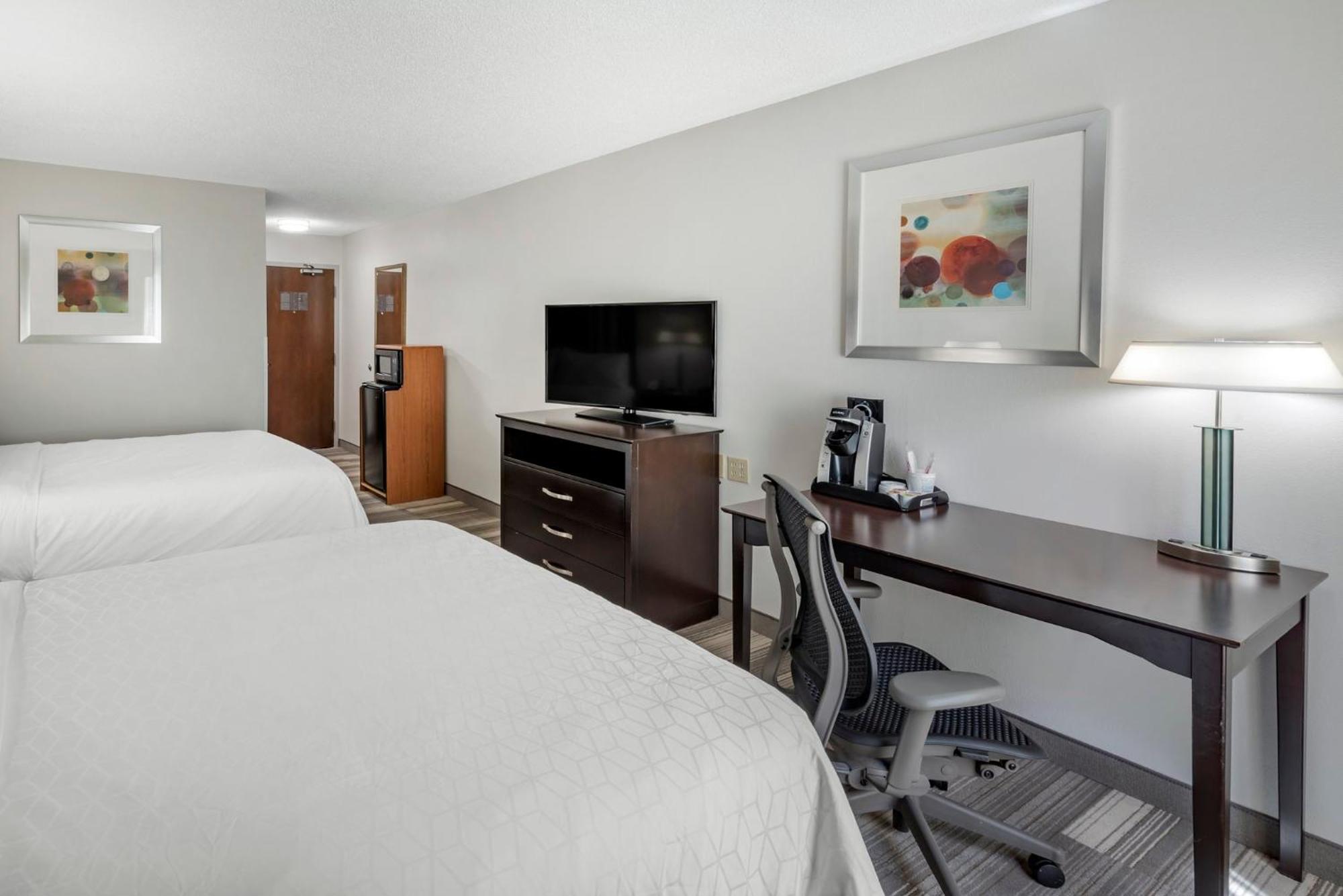 Hotel Express & Cincinnati-blue Ash By Ihg