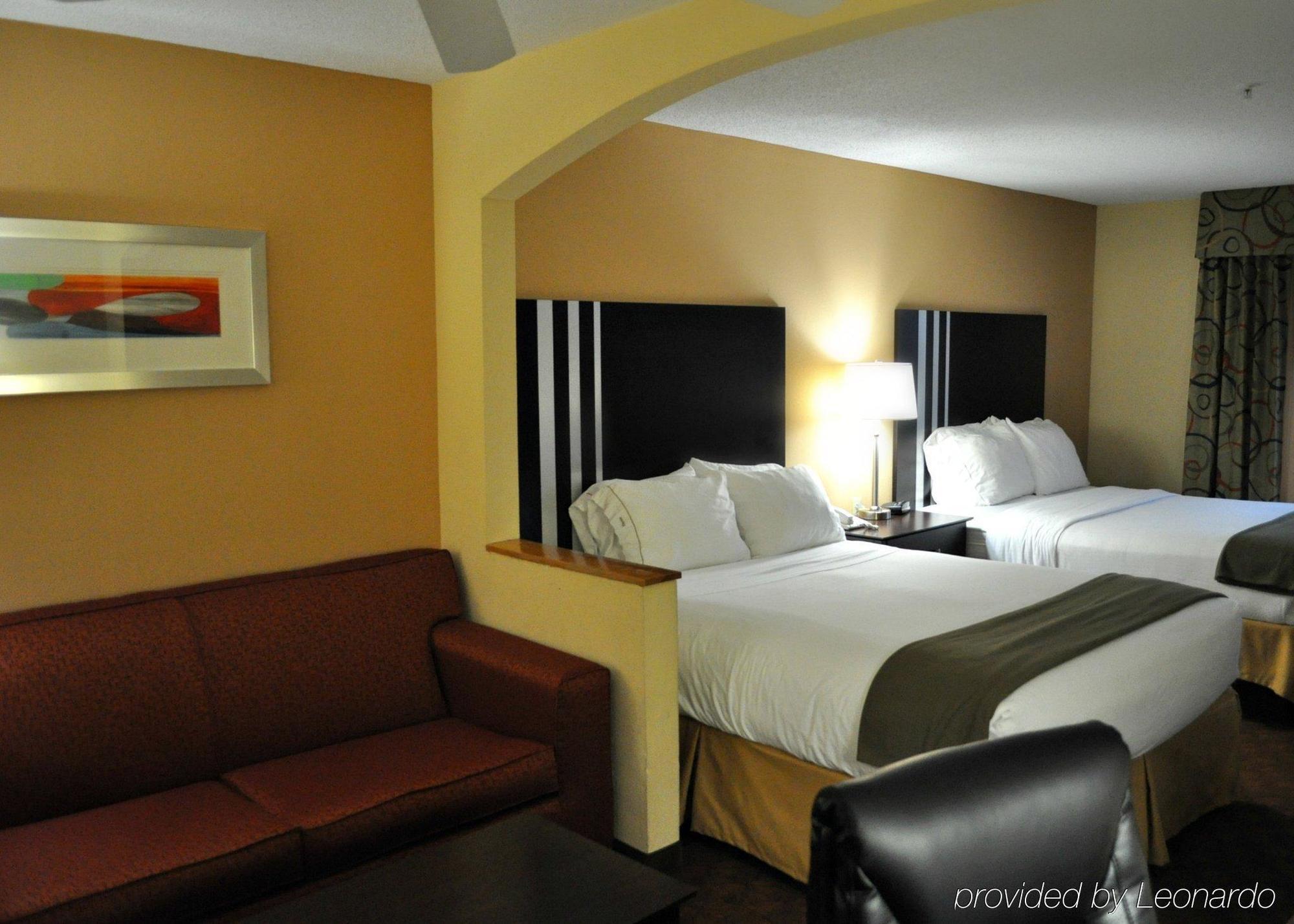 Express & Cincinnati-blue Ash By Ihg Blue Ash