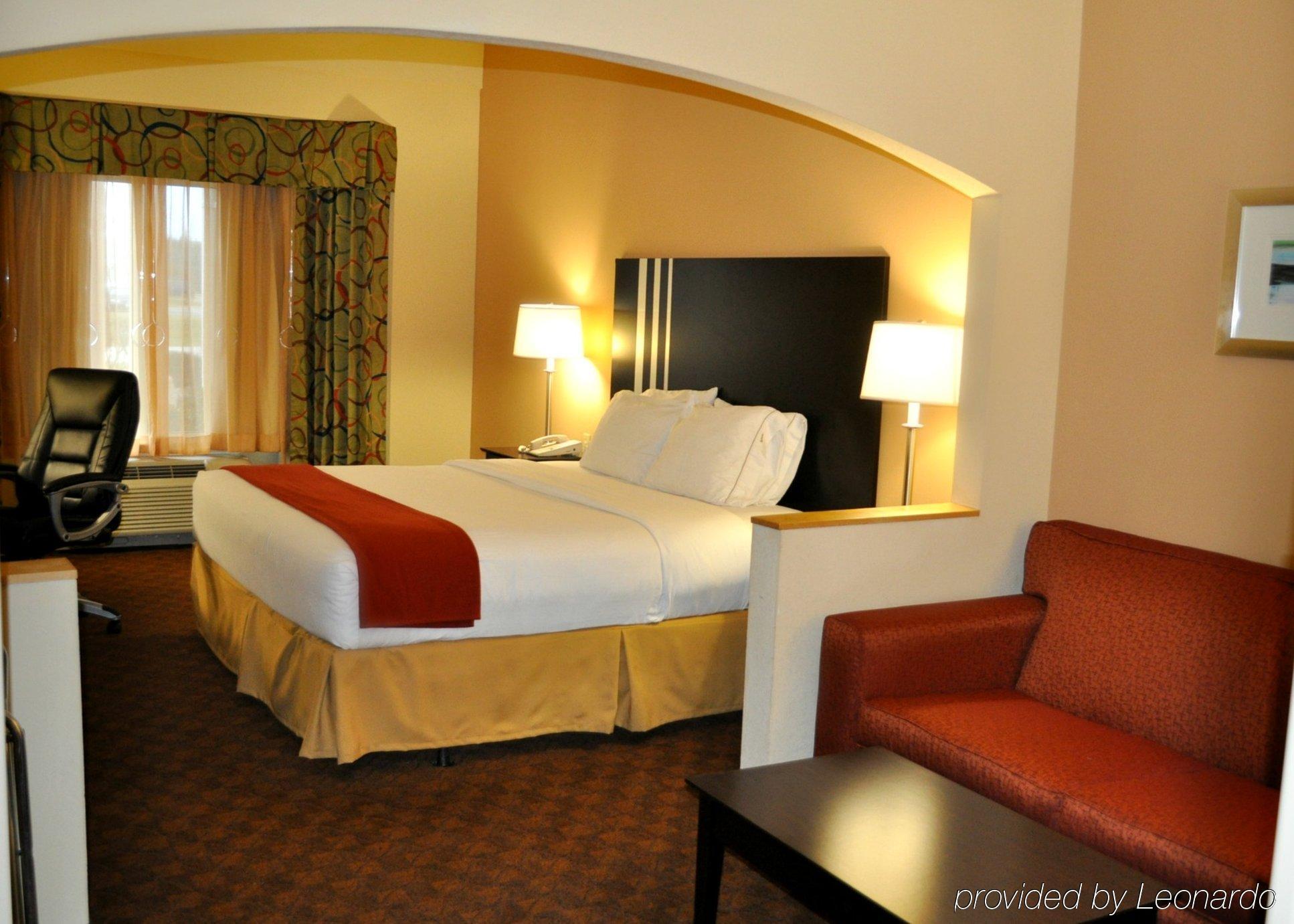 Express & Cincinnati-blue Ash By Ihg Hotel 3*