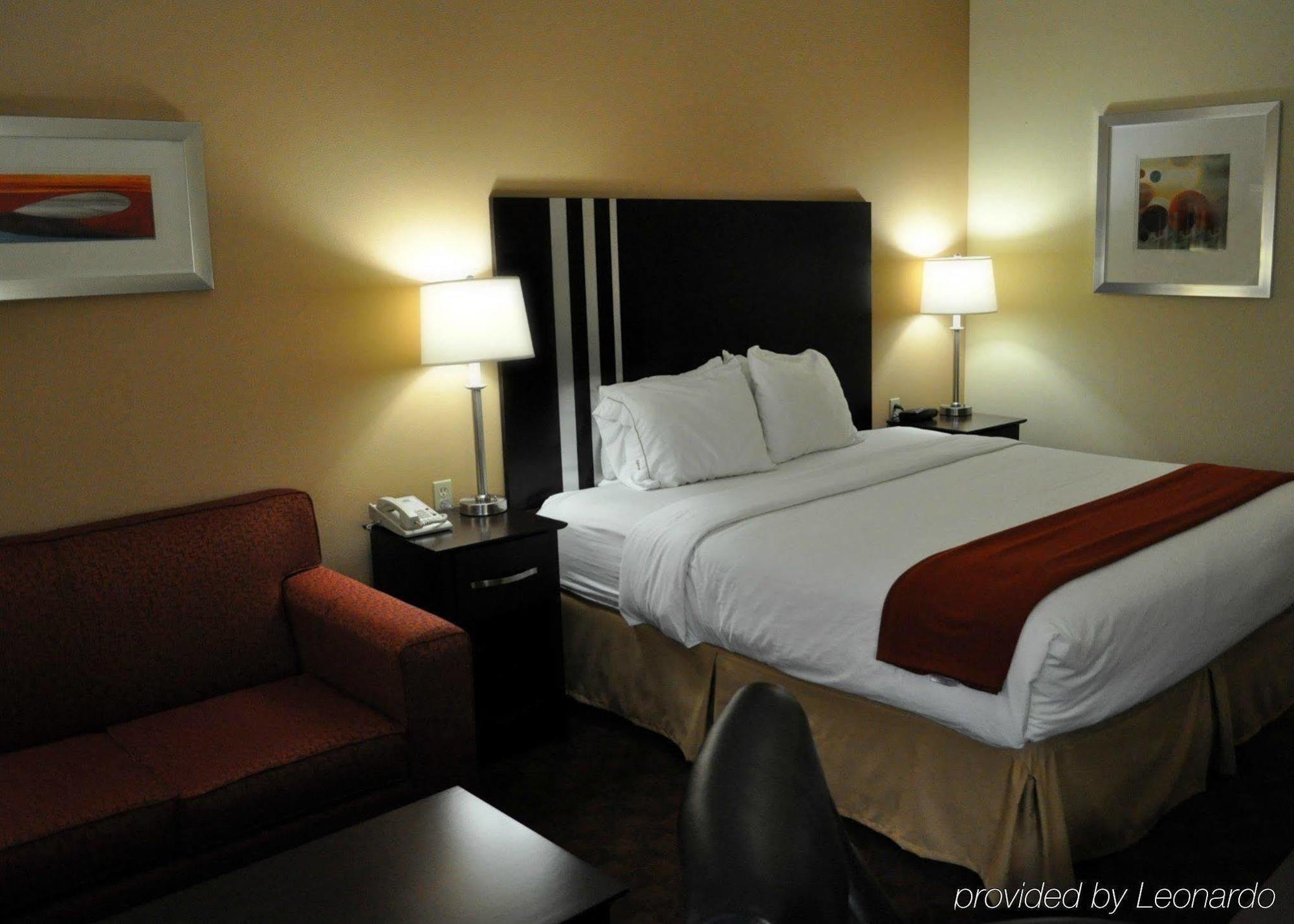 Express & Cincinnati-blue Ash By Ihg 3* Blue Ash